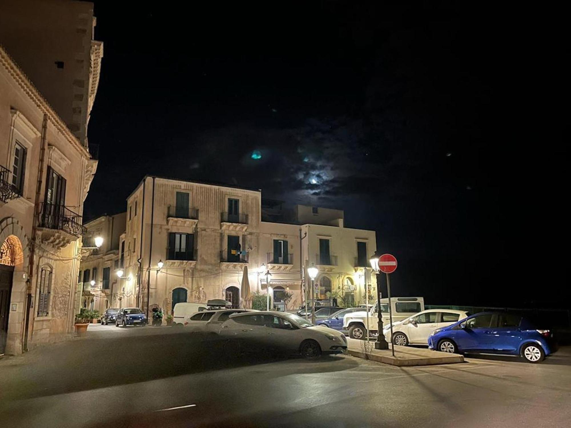 Home Isola Di Luce Сиракузы Экстерьер фото