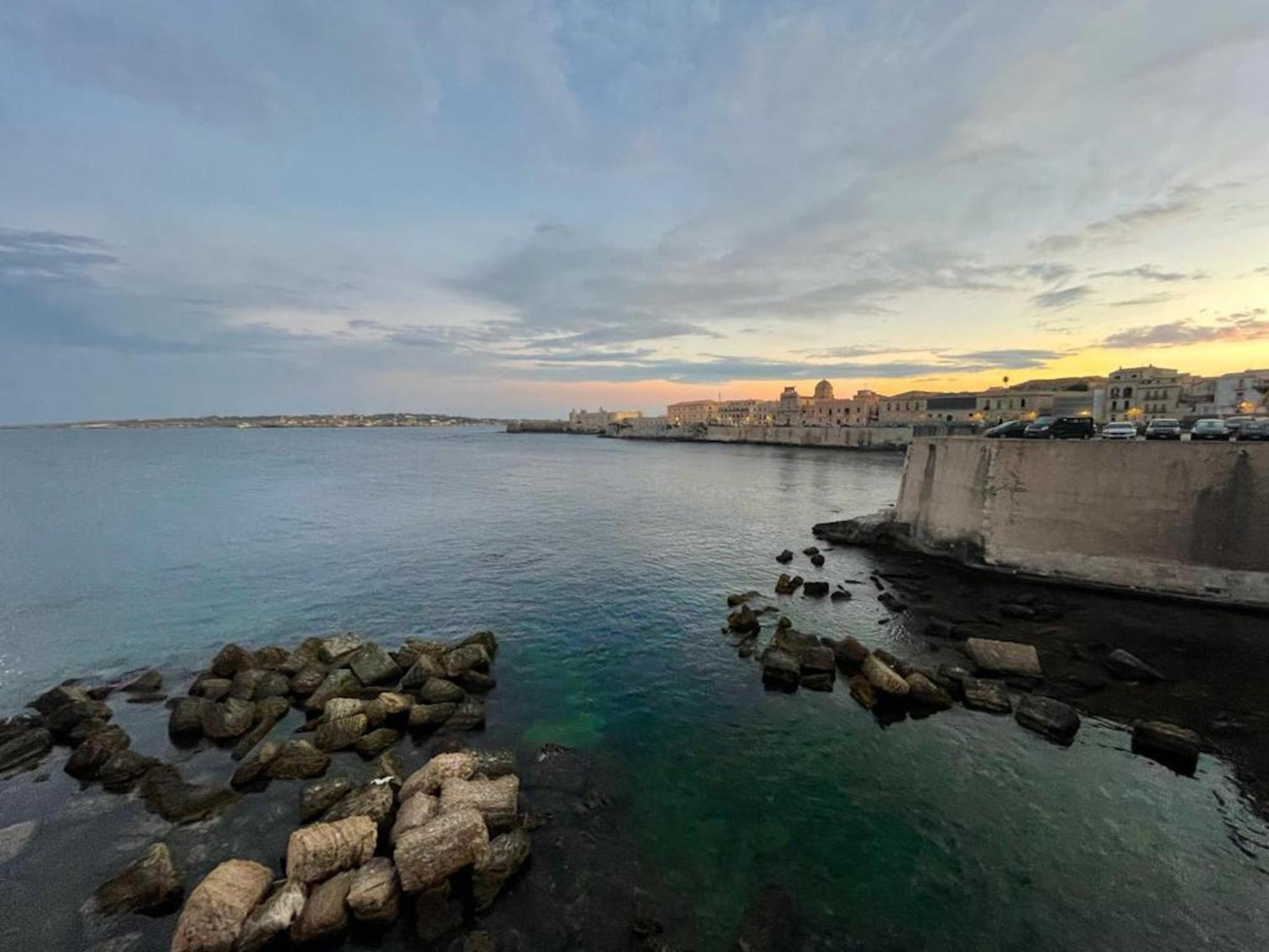 Home Isola Di Luce Сиракузы Экстерьер фото
