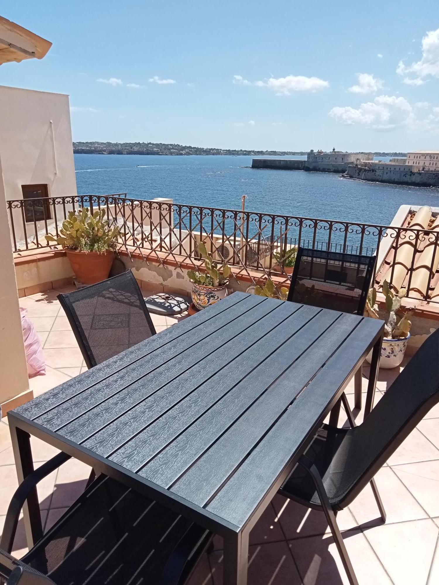Home Isola Di Luce Сиракузы Экстерьер фото